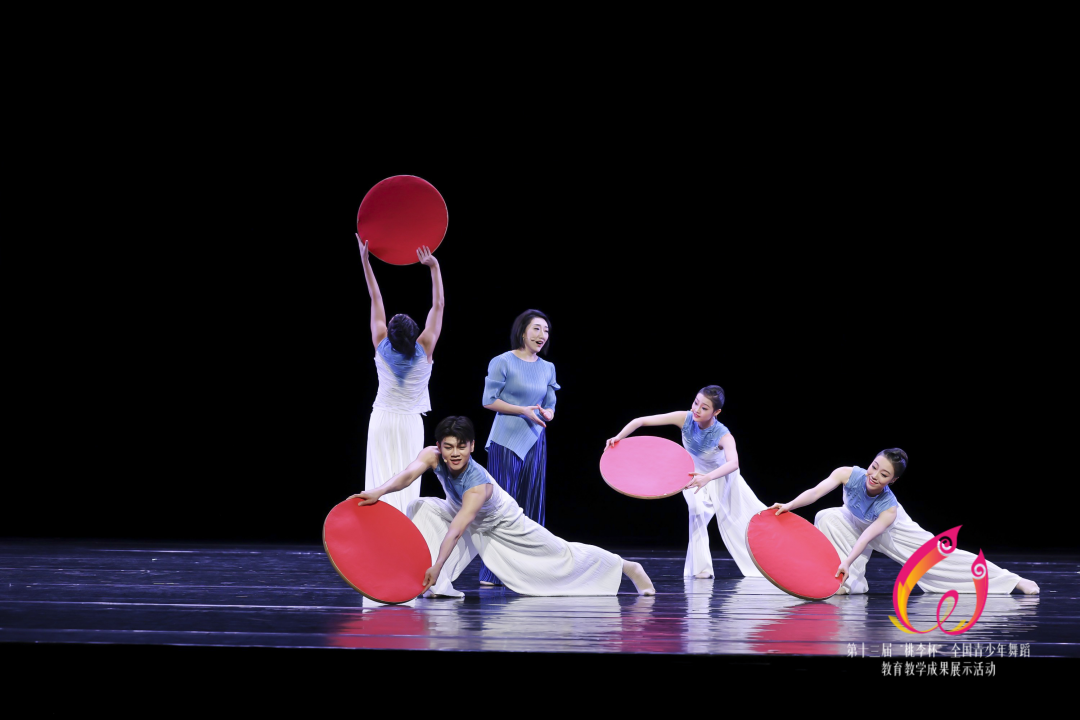 群芳争艳舞桃李，乘风破浪赤子心-中央民族大学舞蹈学院——中国民族舞蹈家的摇篮